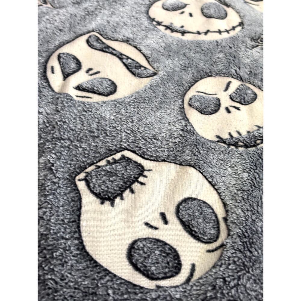 The Nightmare Before Christmas Faces Glow-In-The-Dark Soft Throw Blanket - Picture 10 of 13